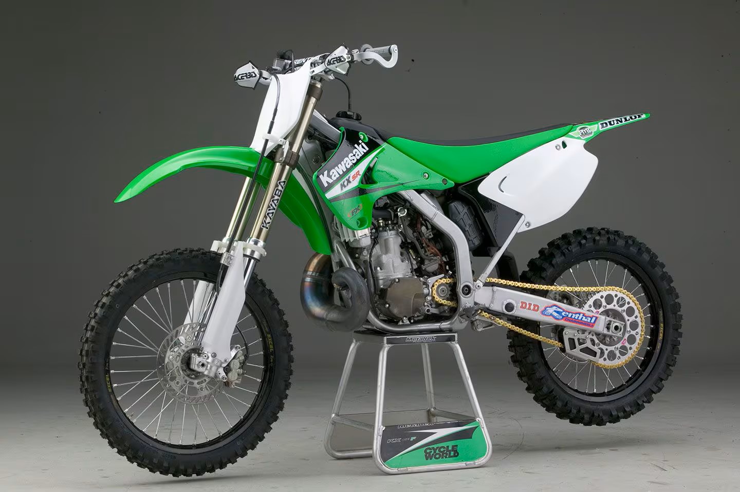 Kawasaki анонсирует возвращение двухтактных кроссовых мотоциклов